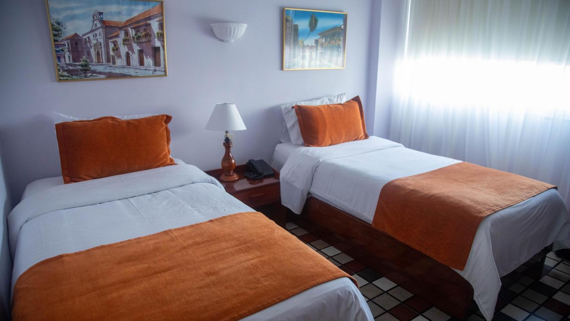Hotel Bahia Cartagène Extérieur photo